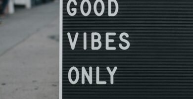 good vibes only text